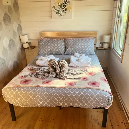 Ivy Rose No Hot Tub Apartment Bude